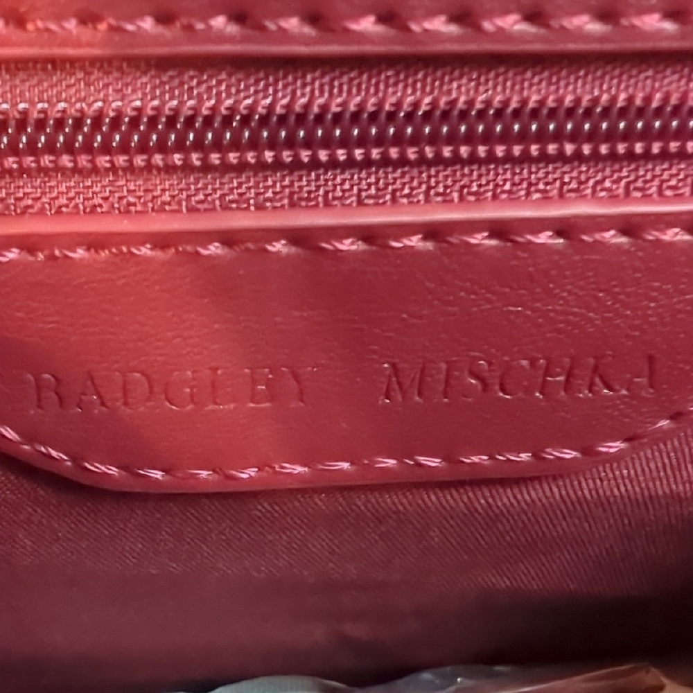 Elegant Burgundy Quilted Handbag - Picture 7 of 7